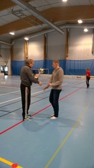 Tapsa luovuttaa Jannelle POKAALIN 2016, Haminaan palautettavaksi!