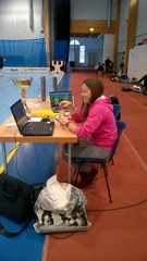 Emilia hoitelee t-konetta...