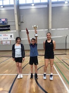 Alisa, Jooa (pokalin voittaja 2023) ja Helmi yli vuoden pelanneet! Onnea kaikille osallistujille ja syksyllä lisää treeniä...