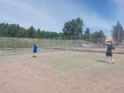 Tenniskentällä?